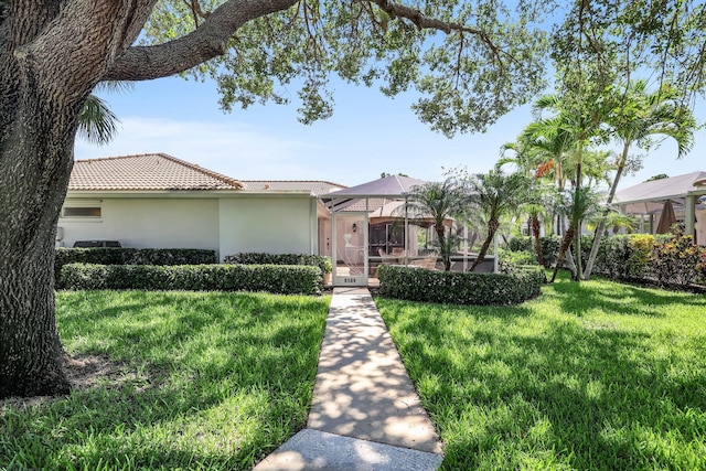 view of front of house featuring a front yard