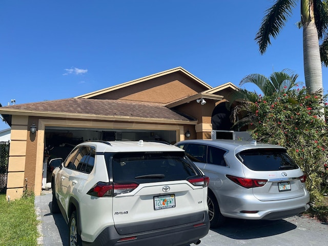 view of front facade with a garage