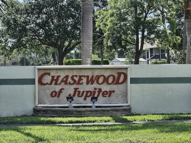 view of community / neighborhood sign