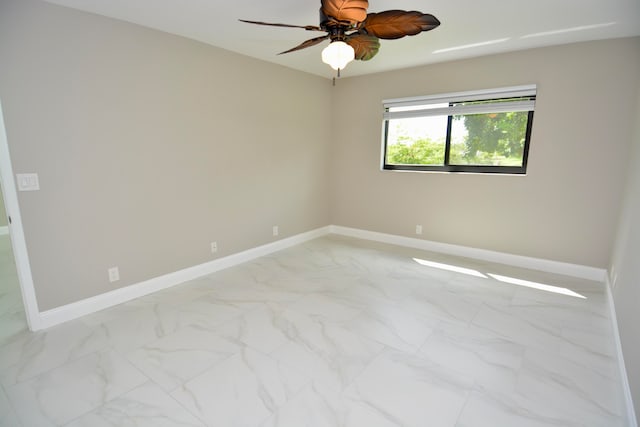 empty room with ceiling fan