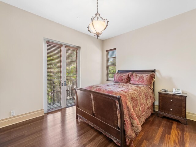 full bathroom with tile patterned floors, vanity, shower / bathtub combination with curtain, and toilet