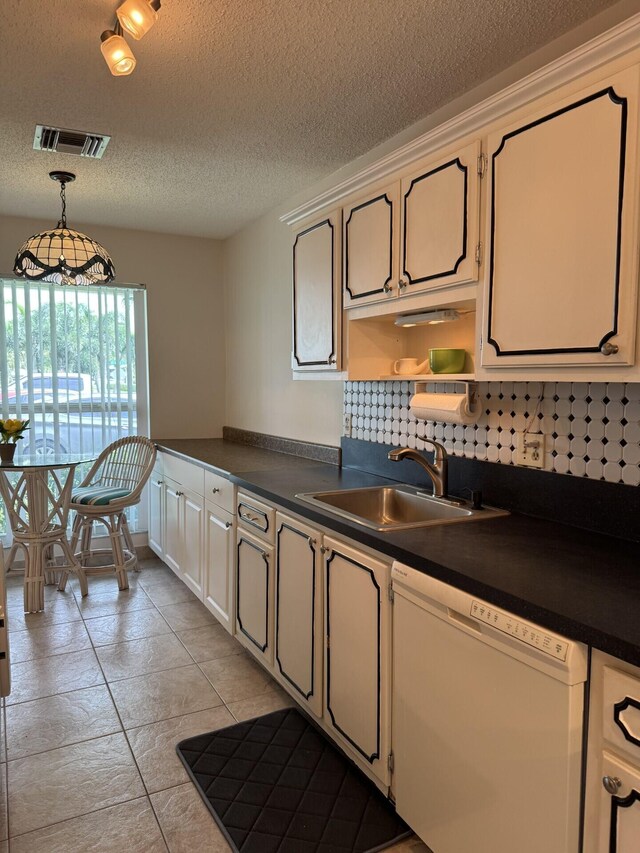 2541 Red Hibiscus Blvd Unit 31-B, Delray Beach, FL 33445 - dining area featuring baseboards