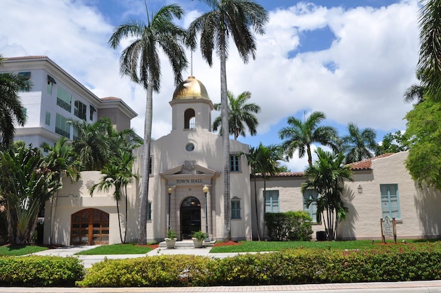 view of mediterranean / spanish-style home