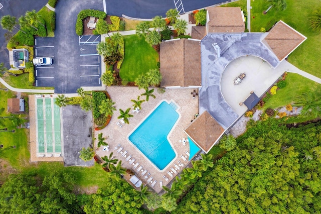 1600 NE Dixie Hwy Unit 10-205, Jensen Beach, FL 34957 - bird's eye view of a pool