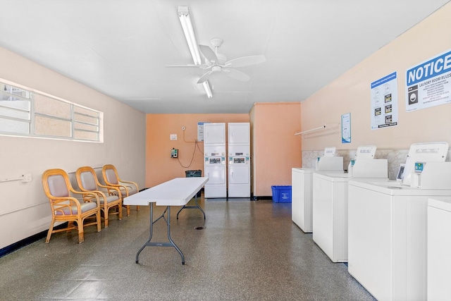 washroom featuring ceiling fan, washer and dryer, and stacked washer and clothes dryer