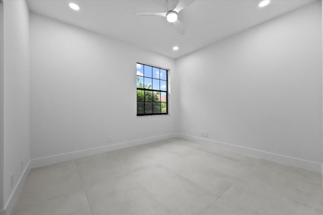 empty room with ceiling fan