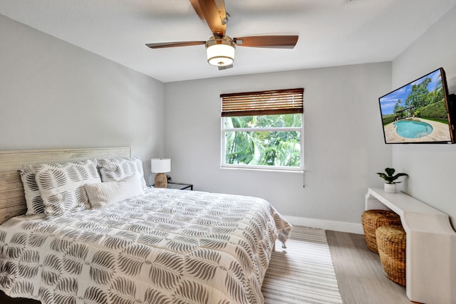 bedroom featuring ceiling fan