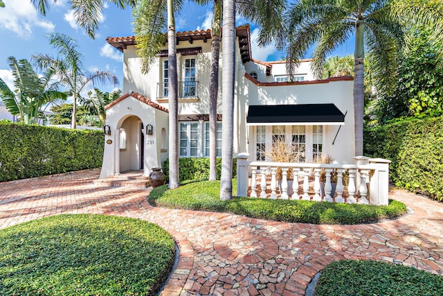 view of mediterranean / spanish-style house