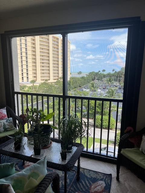 Listing photo 3 for 500 Ocean Trail Way Unit 508, Jupiter FL 33477