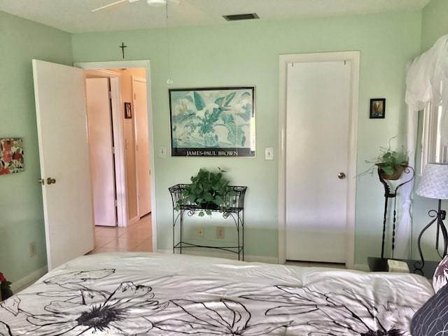 bedroom with ceiling fan