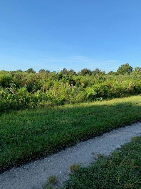 Listing photo 3 for LOT-1010 Antoinette St, Loxahatchee FL 33470