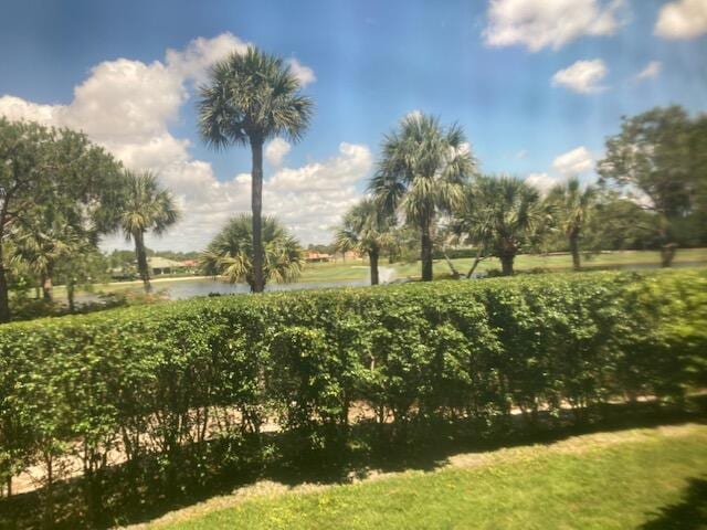 view of yard featuring a water view