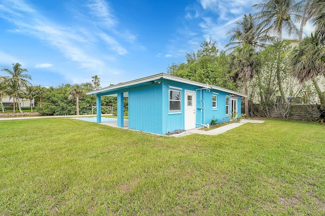 exterior space featuring a yard