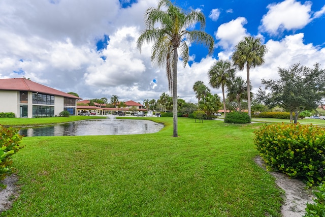 view of yard featuring a water view