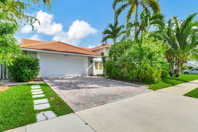 view of front of house featuring a garage