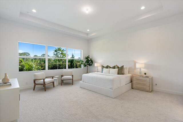 spare room featuring light tile patterned floors and a chandelier