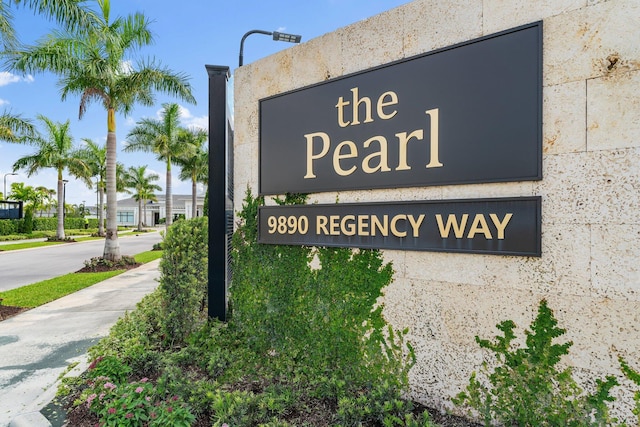 view of community / neighborhood sign