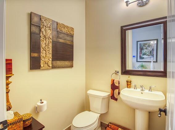 bathroom featuring sink and toilet