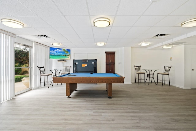 playroom with a drop ceiling, light wood-type flooring, and billiards