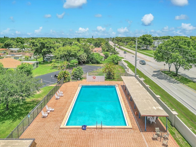 view of swimming pool