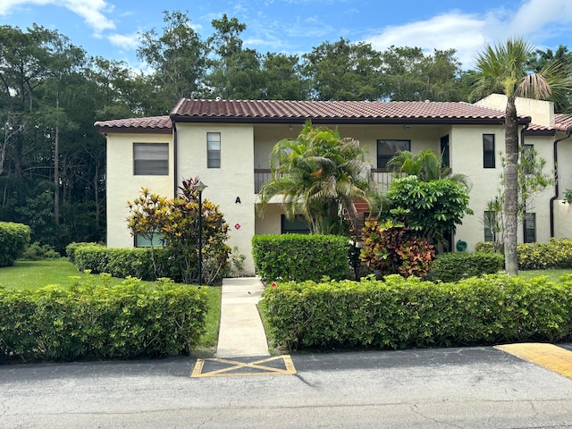 view of mediterranean / spanish-style home