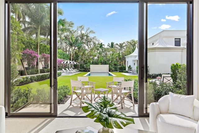 view of sunroom / solarium