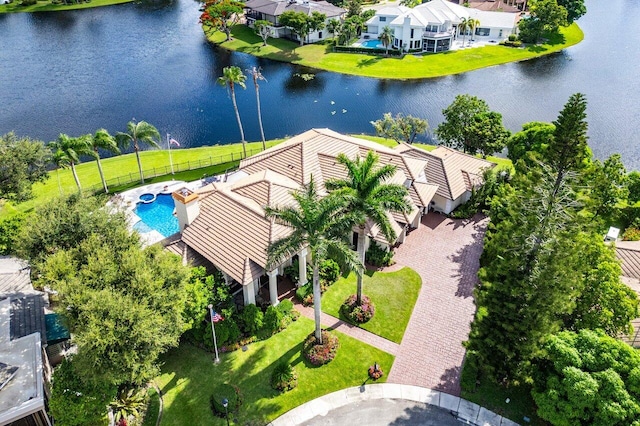 bird's eye view with a water view