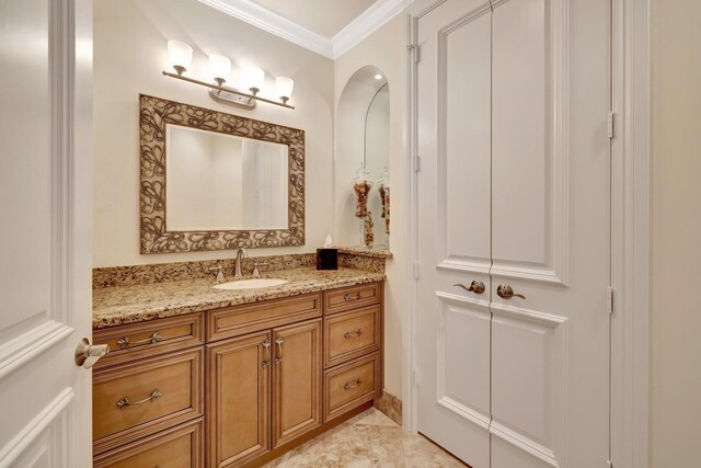 bedroom featuring carpet flooring, ceiling fan, and a tray ceiling