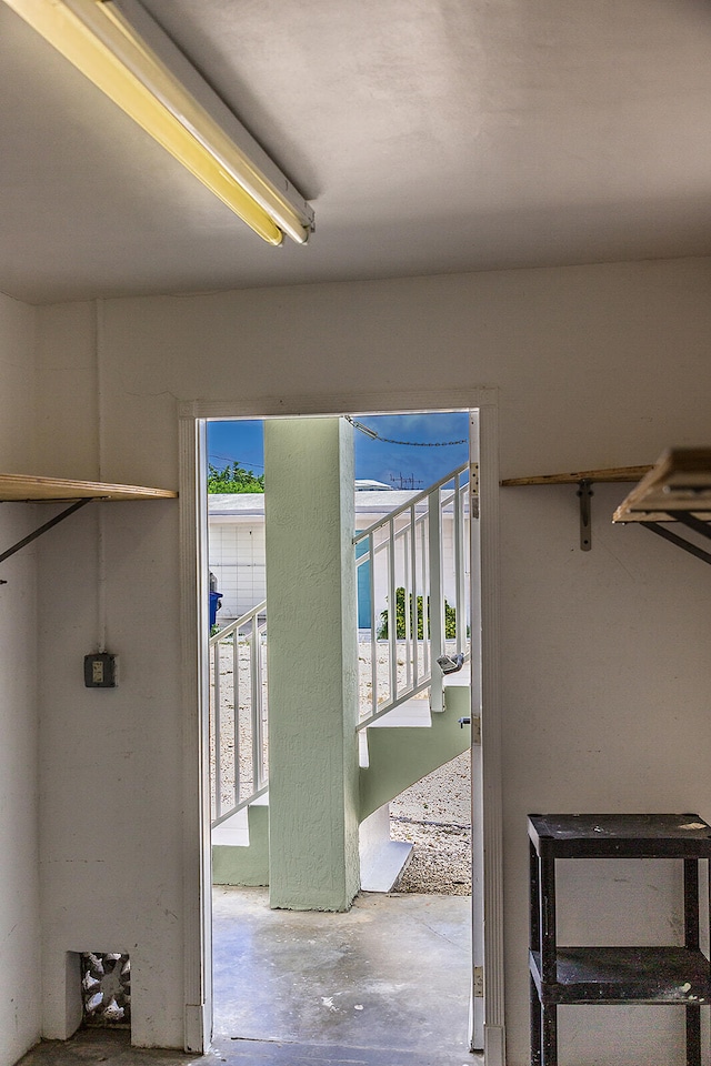 entryway featuring concrete flooring