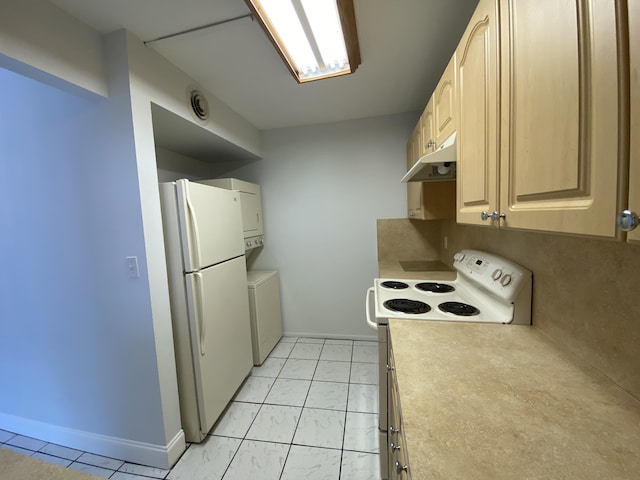 kitchen featuring decorative backsplash, light brown cabinets, white appliances, and stacked washer / drying machine