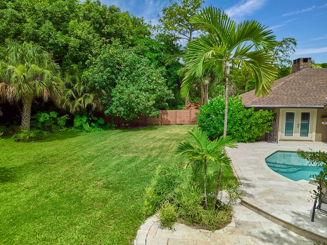 view of yard featuring a patio area