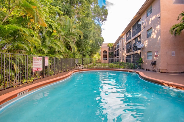 view of swimming pool