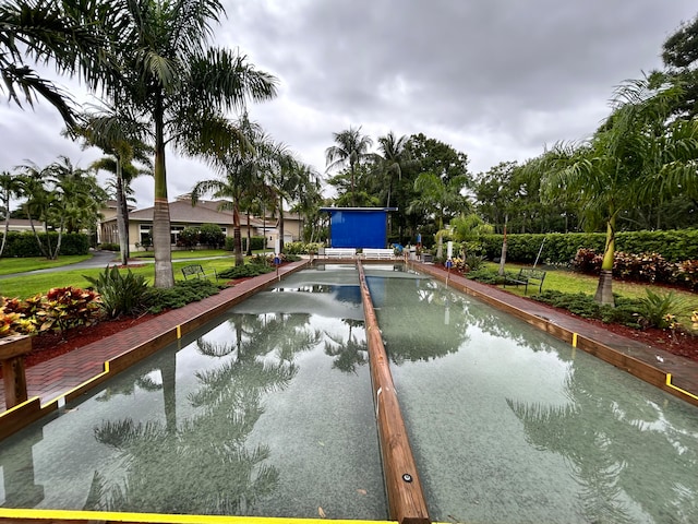 view of swimming pool