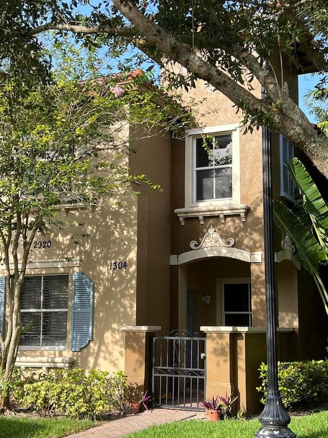 view of front of house