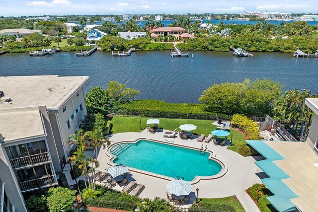 bird's eye view featuring a water view