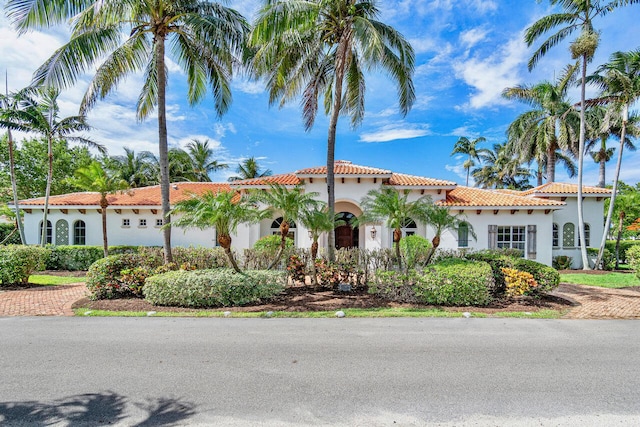 view of mediterranean / spanish-style house