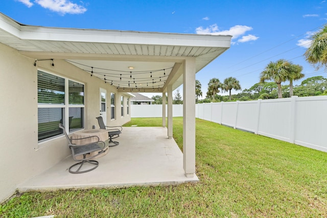 view of yard with a patio area