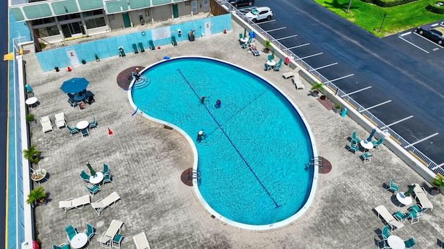 view of swimming pool