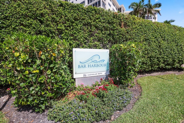 view of community / neighborhood sign