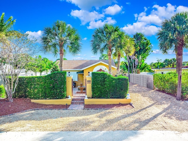 view of front of property