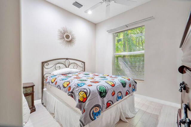 bedroom featuring ceiling fan