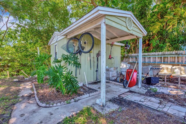 view of outbuilding