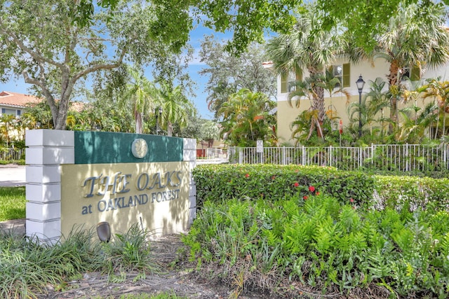 view of community / neighborhood sign