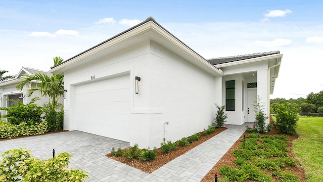 view of front of house featuring a garage