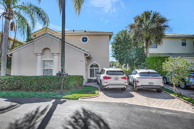 view of mediterranean / spanish-style home