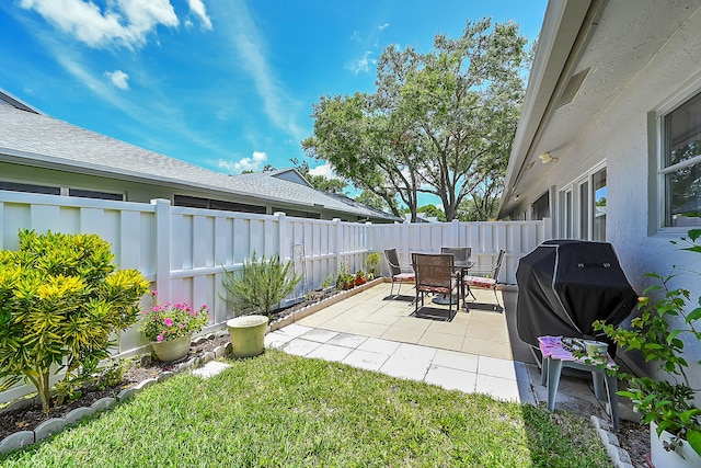 view of yard with a patio