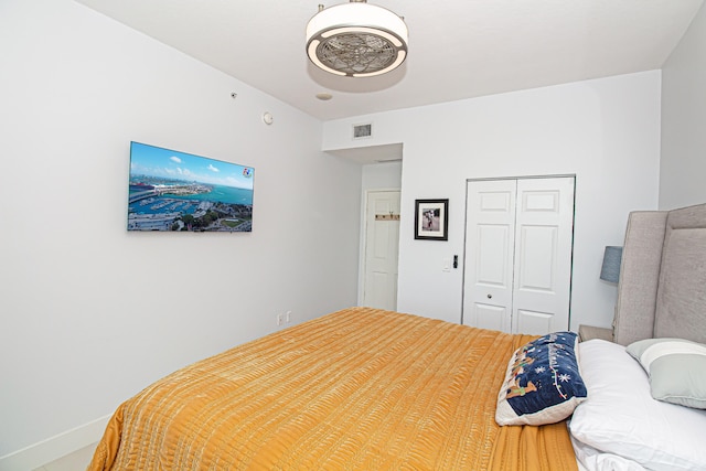 bedroom with a closet