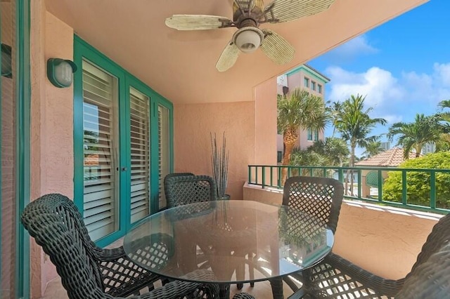 balcony featuring ceiling fan