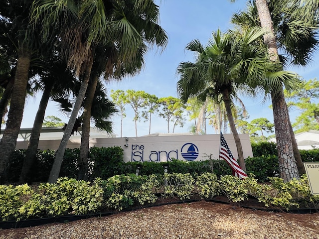 view of community / neighborhood sign