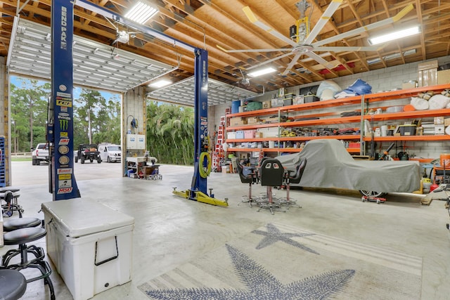 garage with ceiling fan